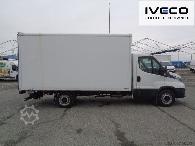 Transporter mit Koffer IVECO DAILY 35S16 - 4100