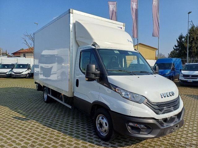 Transporter mit Koffer IVECO DAILY 35C16 3.0