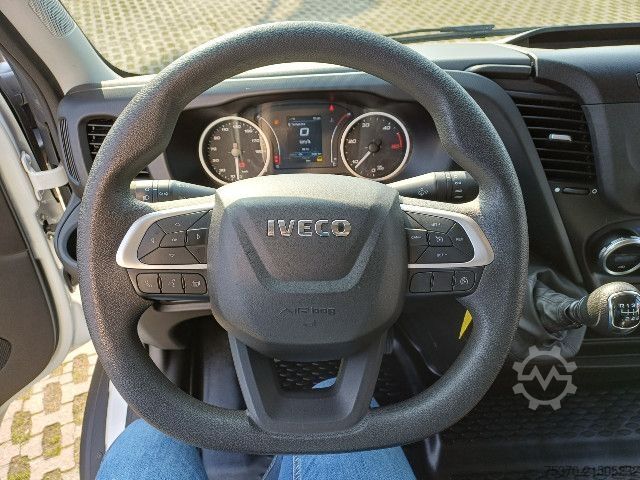 Transporter mit Koffer IVECO DAILY 35C16 3.0