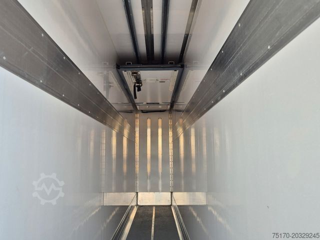 Refrigerated truck IVECO AD190S40/FP Lamberet Mitsubishi LBW Tür AHK