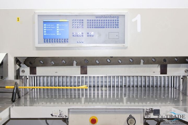 Schneidmaschine mit Rüttler / Guillotine with Jogger Wohlenberg 137 CUT-Tec