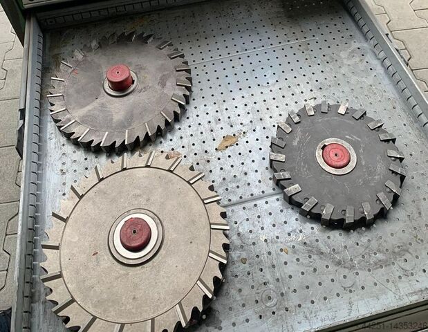 Schubladenschrank mit Zerspanwerkzeug Lista Schubladenschrank mit Zerspanwerkzeug