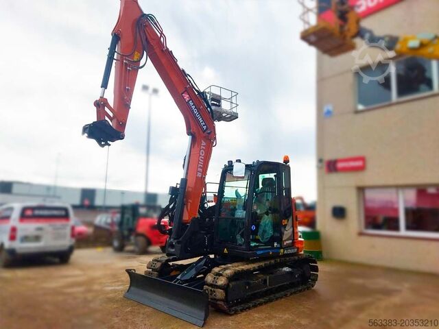 Mini excavator Hitachi ZX85USB-6