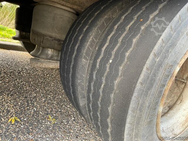 Tieflader Netam-Fruehauf ONCZ 39 327 Lowbed / Curtainside / BPW Axles / ...