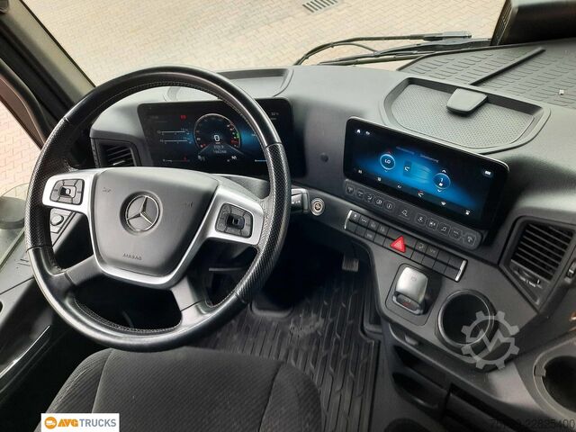 Box truck MERCEDES-BENZ 2545 L ACTROS L Heck-Mitnahmestaplervorrichtung