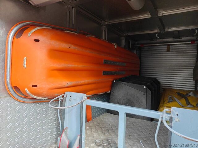 Löschfahrzeug Iveco Eurocargo 150E27 Magirus ladderwagen 30 meter