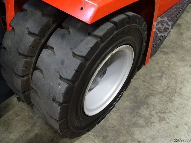 Electric 4-wheel forklift Kalmar ECG80-9S - SHORT - COMPACT