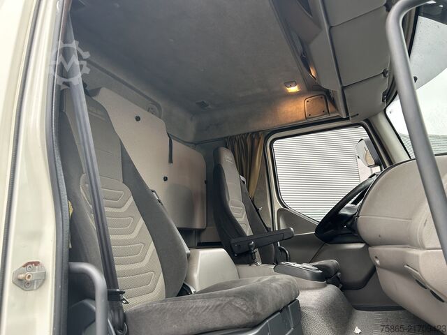 Box body DAF FA LF 55 210 EEV / 14 Ton / Isolated Box / Load...