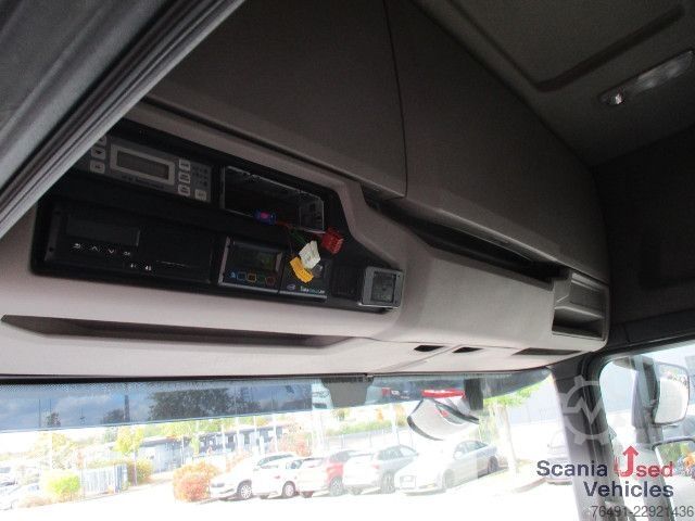 Refrigerated truck Scania R 450 B6x2*4NB / Kühkoffer / Durchlader / Lbw. /