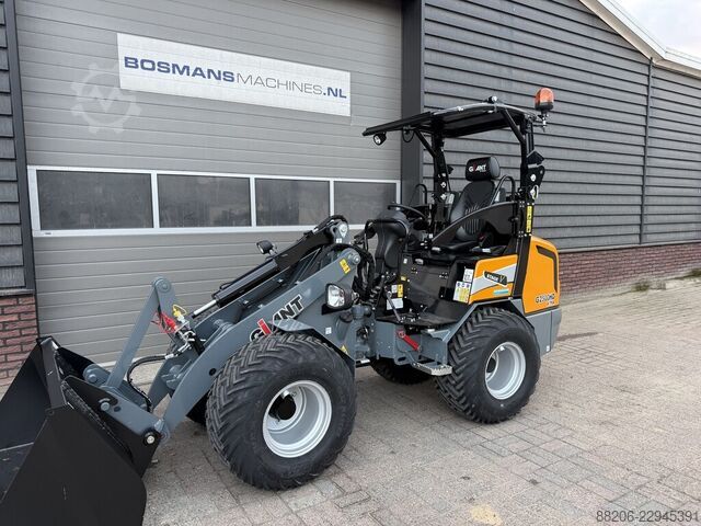 Giant G2500 X-TRA HD loader NEW with PRO-INCHING GIANT G2500 X-TRA HD shovel NIEUW met PRO-INCHING