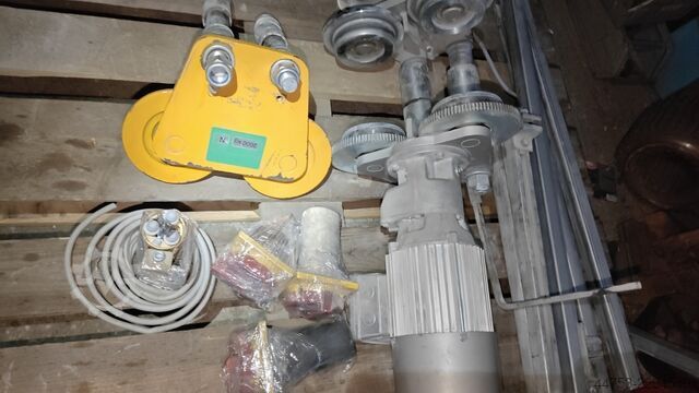Säulenschwenkkran 2 t - Ausladung 3 m Taucha GSX 2000 - 4/2,7/1