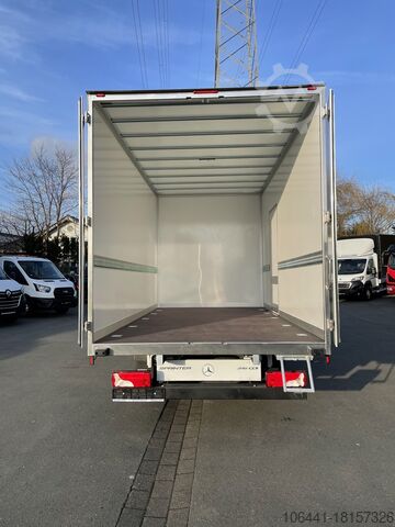 Transporter with suitcase MERCEDES-BENZ Sprinter 317 Möbelkoffer mit Türen