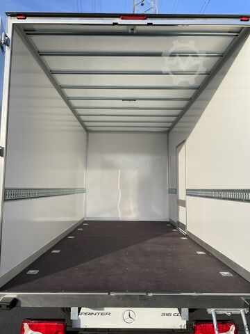 Transporter with suitcase MERCEDES-BENZ Sprinter 317 Möbelkoffer mit Türen