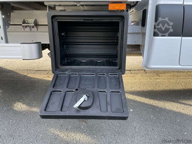 Transporter with suitcase MERCEDES-BENZ Sprinter 317 Möbelkoffer mit Türen