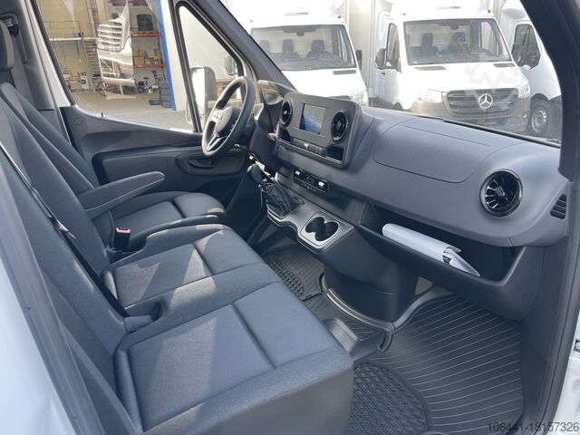 Transporter with suitcase MERCEDES-BENZ Sprinter 317 Möbelkoffer mit Türen