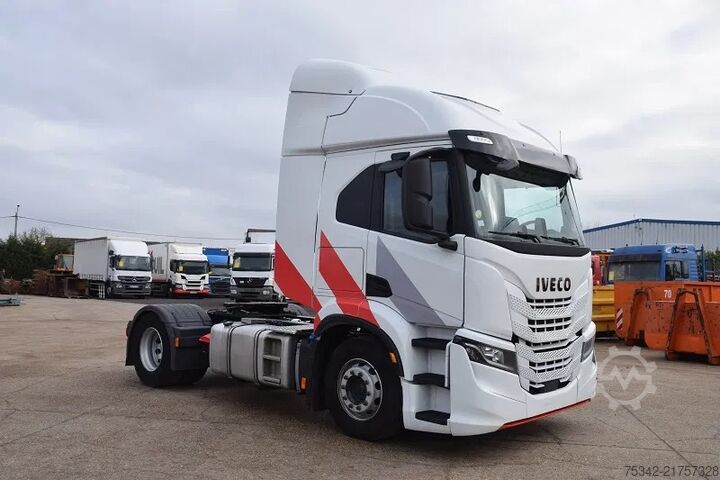 Standard-SZM Iveco S-WAY AT460S