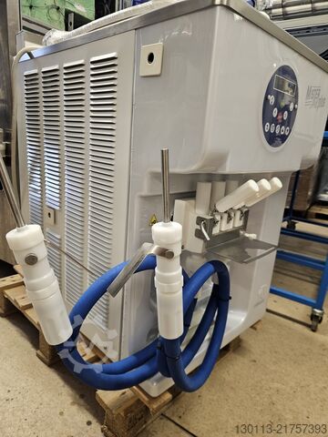 Soft ice cream machine Carpigiani Mr Art plus