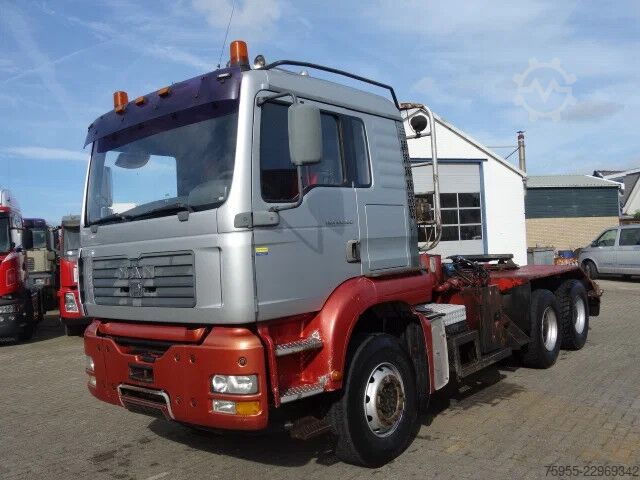 Heavy load MAN TGA 33.460 manual fuel pump