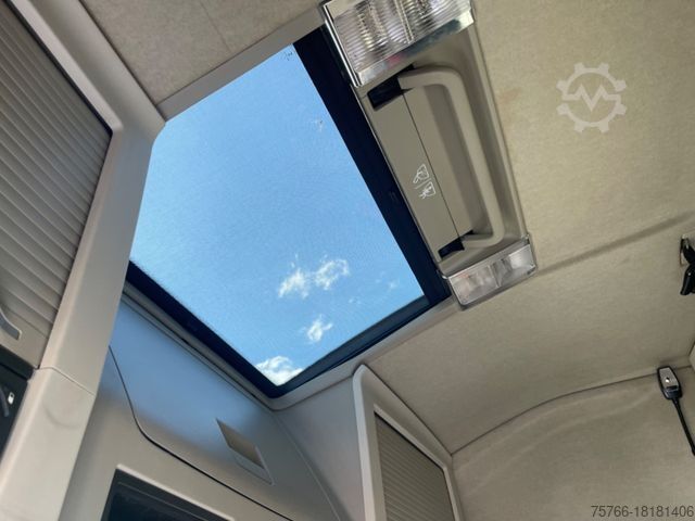 Beverage truck VOLVO FH 460 Globe / VEB / STAPLERHALTERUNG