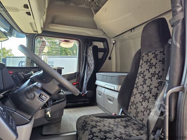 Scania R500 with HMF 19 tm crane / retarder Scania Scania R500 HMF 19 tm CRANE / KRAN / RETARDER
