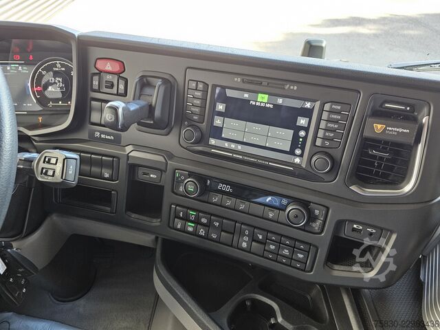 Scania R500 with HMF 19 tm crane / retarder Scania Scania R500 HMF 19 tm CRANE / KRAN / RETARDER