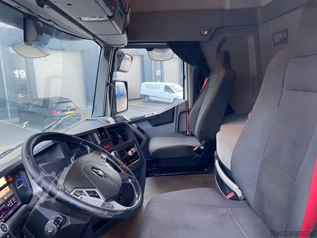 Standard tractor Renault T460 / Automatic / PTO