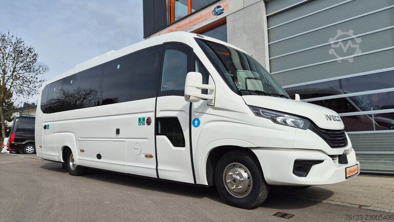 Kleinbus IVECO 2x Daily 70 Lagerfahrzeug Ferqui Sunrise 2,5 m B
