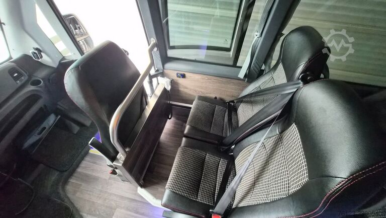 Kleinbus IVECO 2x Daily 70 Lagerfahrzeug Ferqui Sunrise 2,5 m B