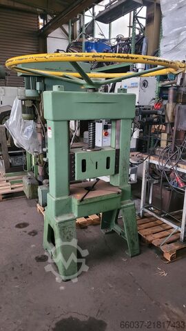 Manual spindle press VEB Pressenwerk Morgenröthe PSGZ 25