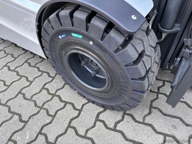 Electric 4-wheel forklift STILL RX60-25 - nur 2.505 h