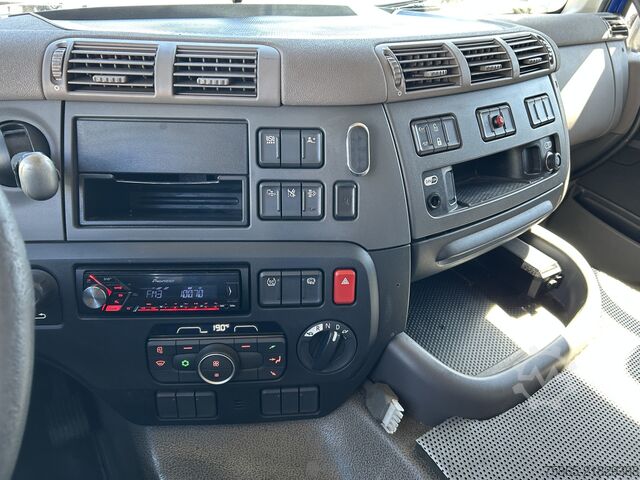 Koffer DAF CF 230 FA / 543 dkm / Tacho V2 / Box / Schuifze...