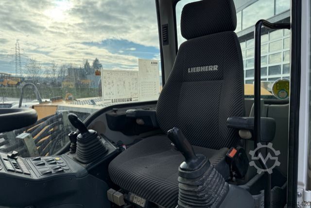 Other LIEBHERR 309 Litronic Spitzhammer/ 2xSchaufeln