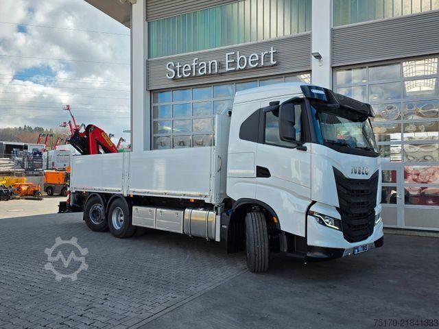Platform trailer Iveco X-Way AD280X49Y Palfinger PK 19.001 SLD5 Funk