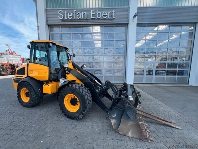 Loader JCB 409 SV / nur 2.496h / Klima Klappschaufel Gabel