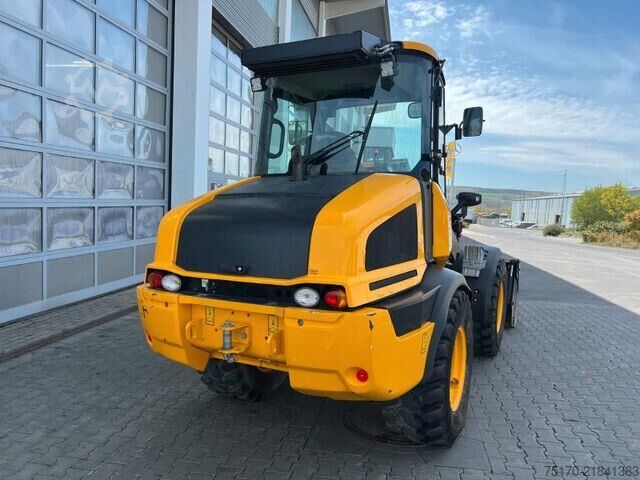 Loader JCB 409 SV / nur 2.496h / Klima Klappschaufel Gabel