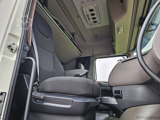 Standard-SZM DAF XF 450 SPACECAB
