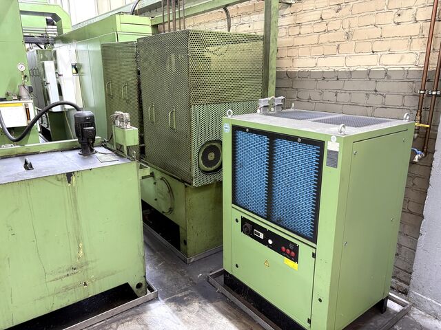 Centrally driven lathe Magdeburg CNC 604 MV