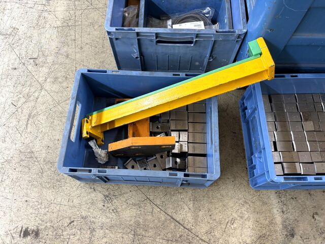 Centrally driven lathe Magdeburg CNC 604 MV