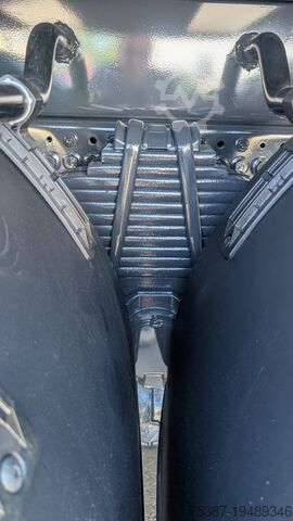 Tipper truck IVECO Trakker