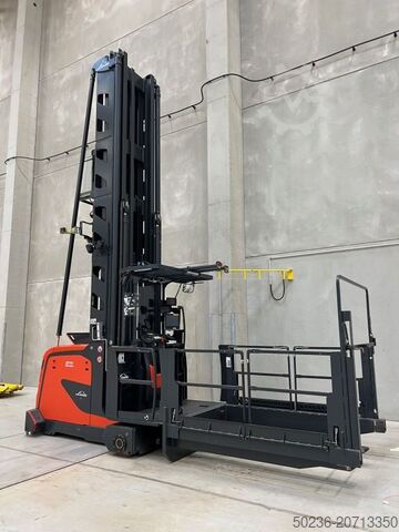 Schubmaststapler Linde Kommissionierer mit groĂer Plattform vor