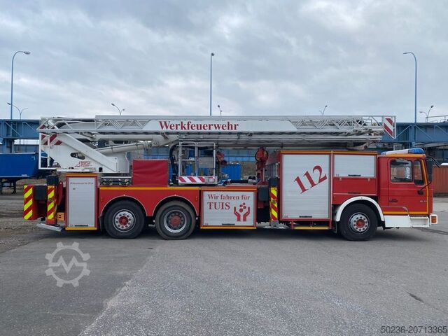 Teleskopmastbühne Bronto Skylift 32 Mete MAN Feuerwehrfahrzeug