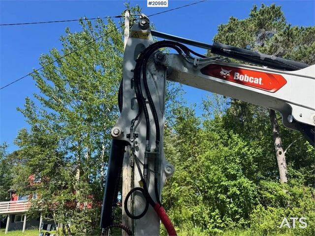 Crawler excavator Bobcat E55Z Mini Excavator w/ Rototilt and 2 buckets. 260