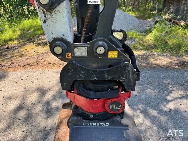Crawler excavator Bobcat E55Z Mini Excavator w/ Rototilt and 2 buckets. 230