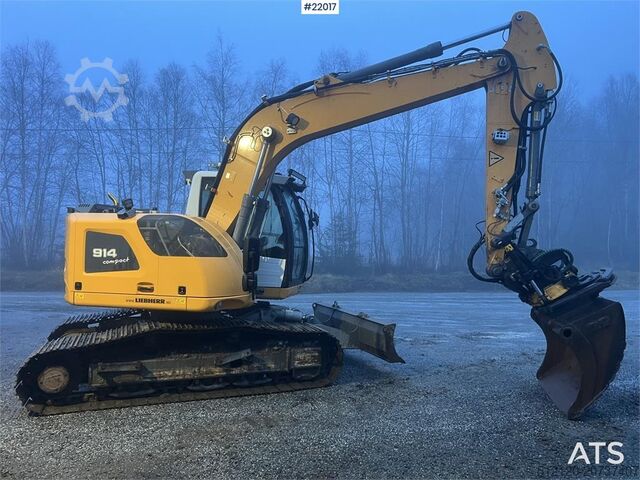 Raupenbagger Liebherr R914 k STD excavator w/ rototilt, sanding bucket a