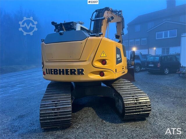 Raupenbagger Liebherr R914 k STD excavator w/ rototilt, sanding bucket a