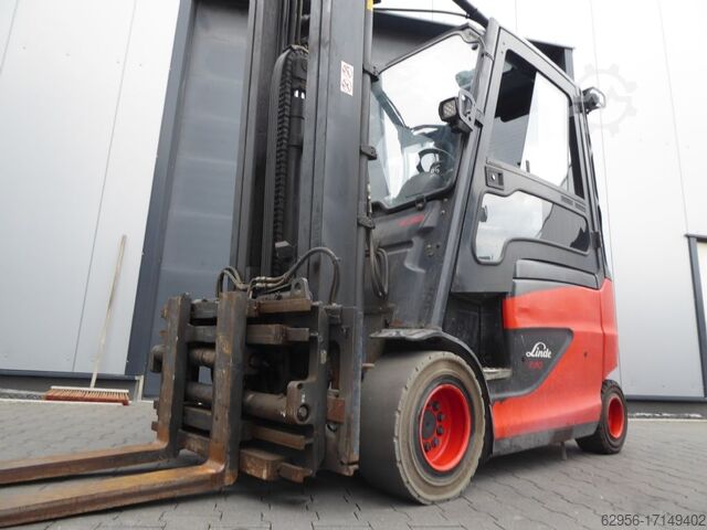 Electric 4-wheel forklift Linde E30HL-01/600