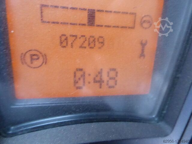 Electric 4-wheel forklift Linde E30HL-01/600