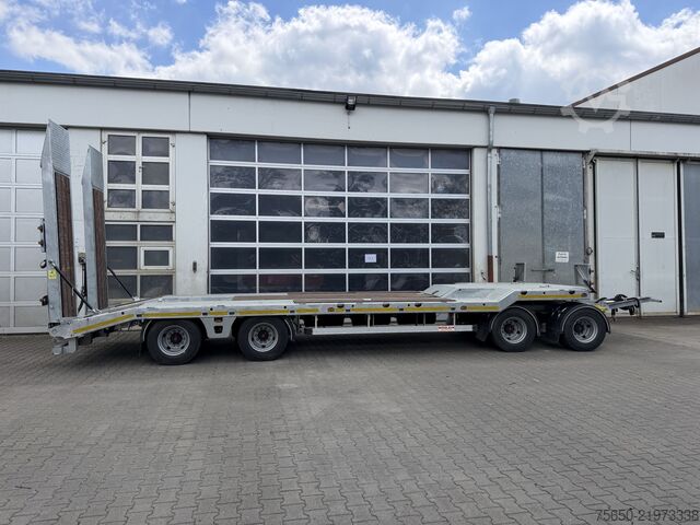 Low loader trailer Möslein TA4 Schwebheim  4 Achs Tiefladeranhänger, Neuwertig