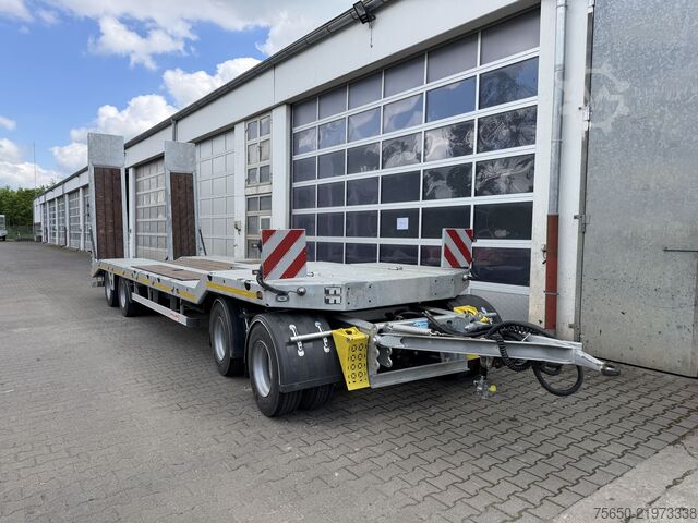 Low loader trailer Möslein TA4 Schwebheim  4 Achs Tiefladeranhänger, Neuwertig
