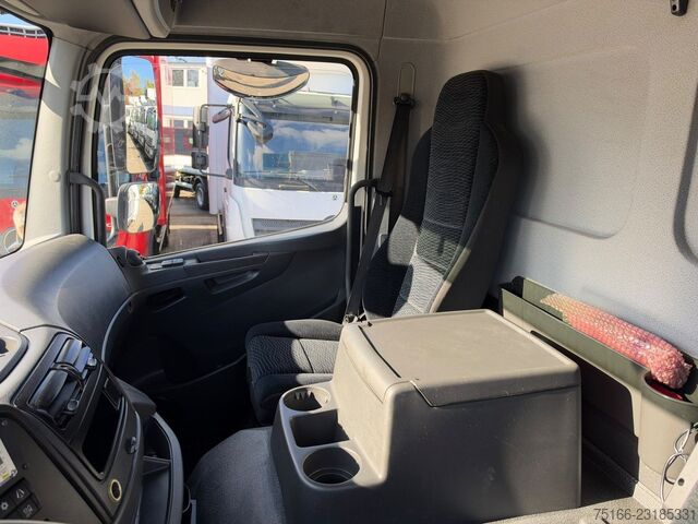Refrigerated truck MERCEDES-BENZ ATEGO 1524 L Kühlkoffer 7,25 m LBW 2 T*Klima